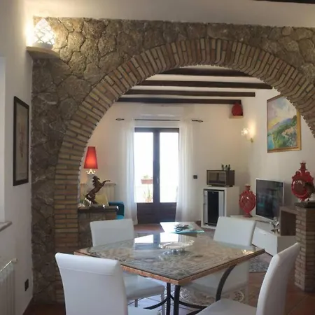 Nikita Luxury Apartment Taormina
