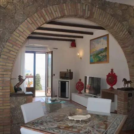 Nikita Luxury Apartment *