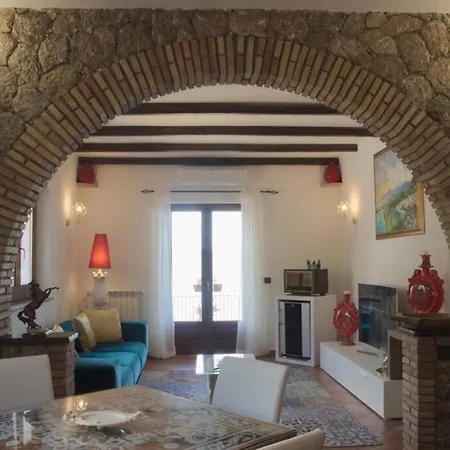Nikita Luxury Apartment *